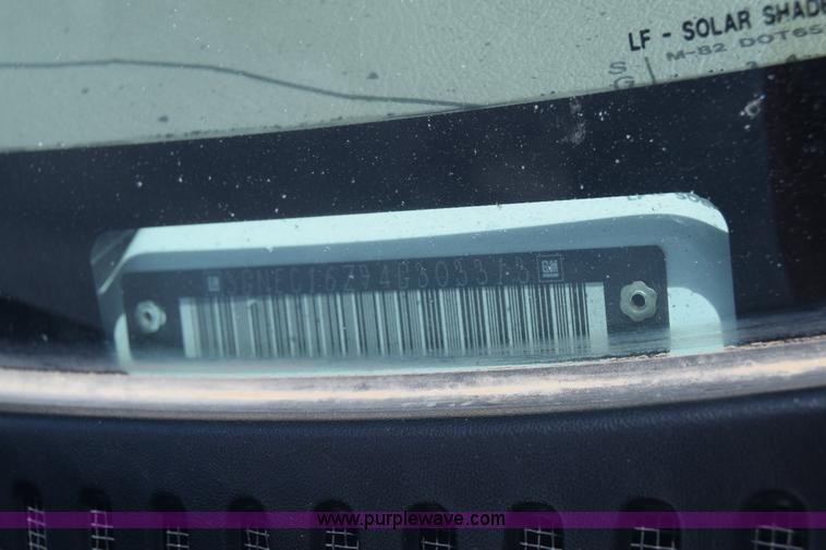 image for item K6717 2004 Chevrolet Suburban 1500 SUV