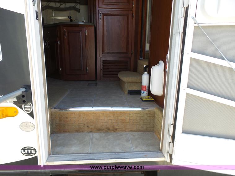 image for item K7192 2008 Carriage Carri-lite 36FDQ camper