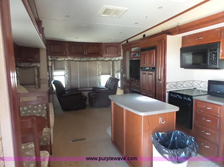 image for item K7192 2008 Carriage Carri-lite 36FDQ camper