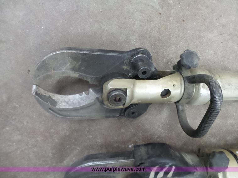 image for item K7204 (2) Hurst hydrualic rescue tools