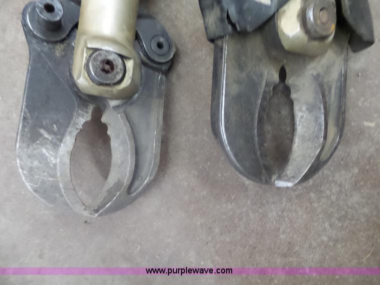 image for item K7204 (2) Hurst hydrualic rescue tools