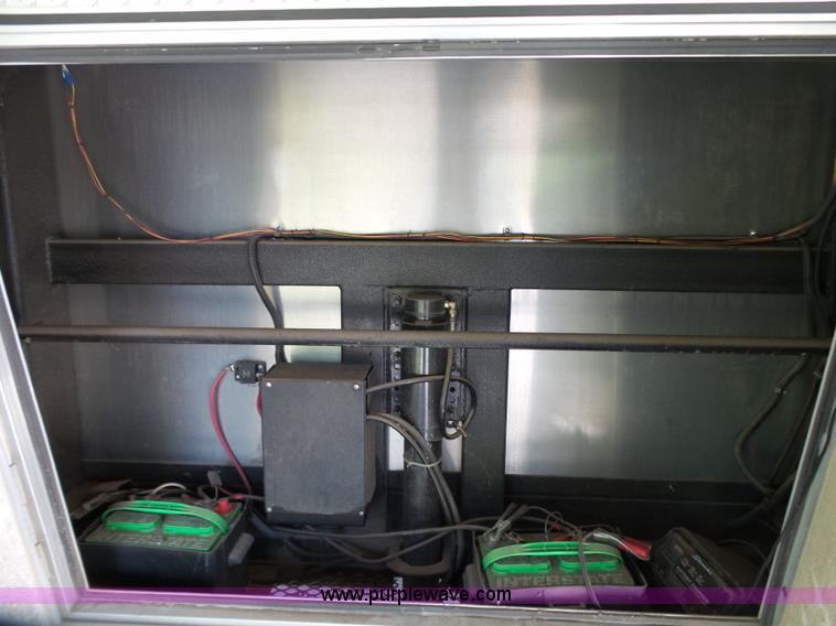 image for item K7207 2007 American Hauler Silver Hawk enclosed cargo trailer