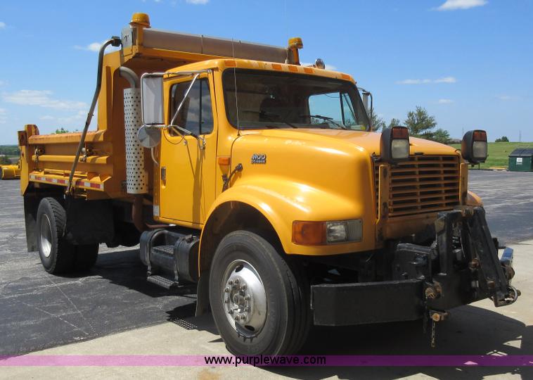 image for item K7851 2000 International 4900 dump truck