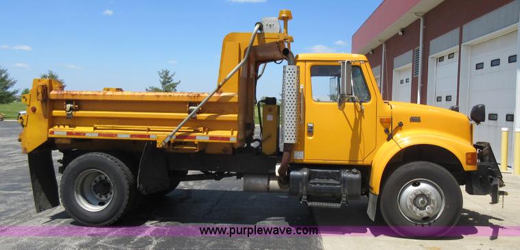 image for item K7851 2000 International 4900 dump truck
