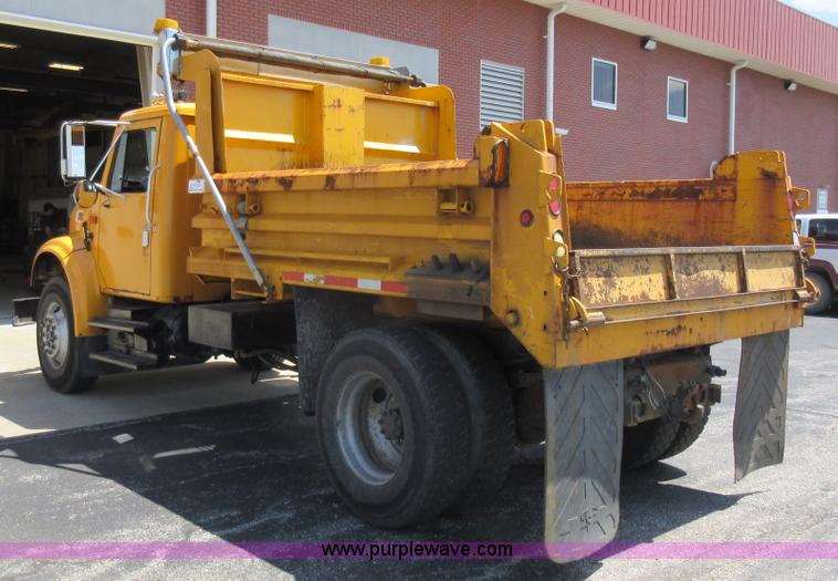 image for item K7851 2000 International 4900 dump truck