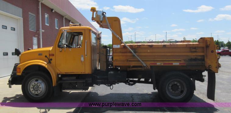 image for item K7851 2000 International 4900 dump truck