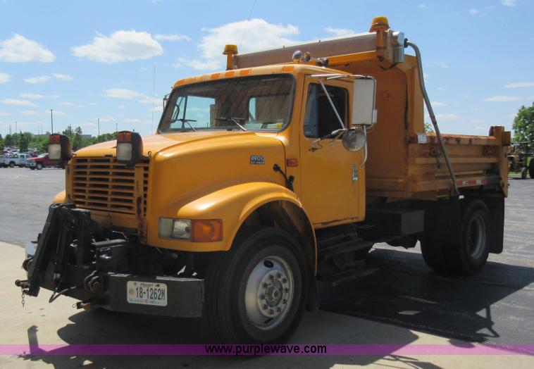 image for item K7851 2000 International 4900 dump truck