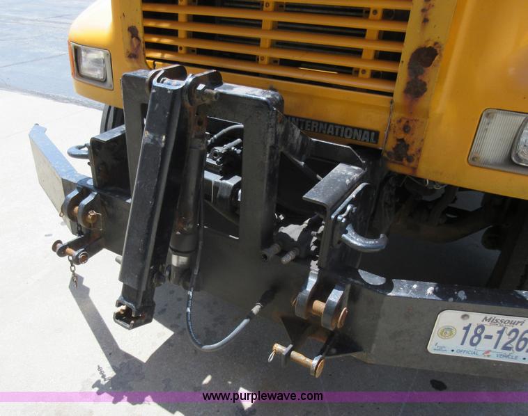 image for item K7851 2000 International 4900 dump truck