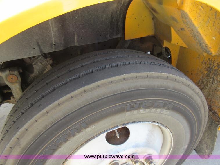 image for item K7851 2000 International 4900 dump truck