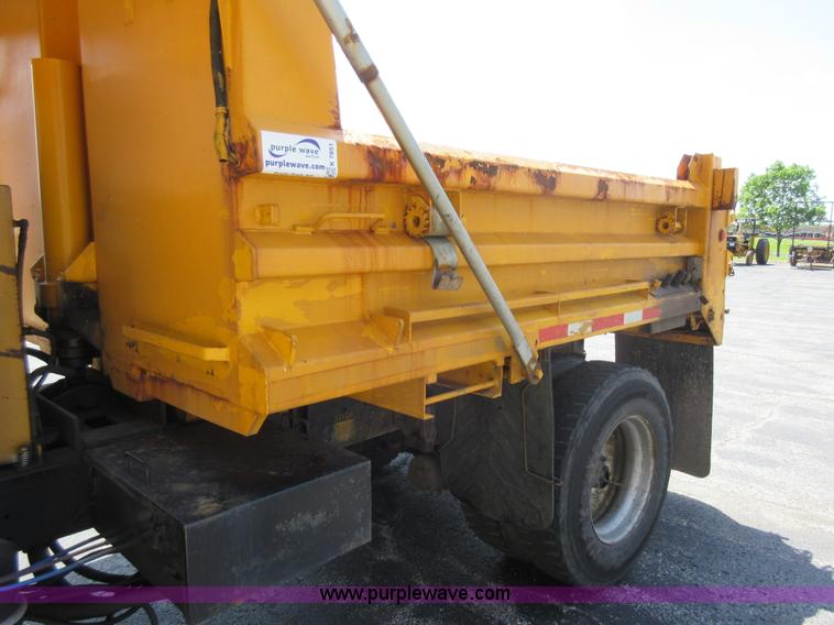 image for item K7851 2000 International 4900 dump truck