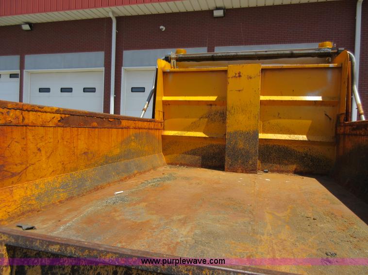 image for item K7851 2000 International 4900 dump truck