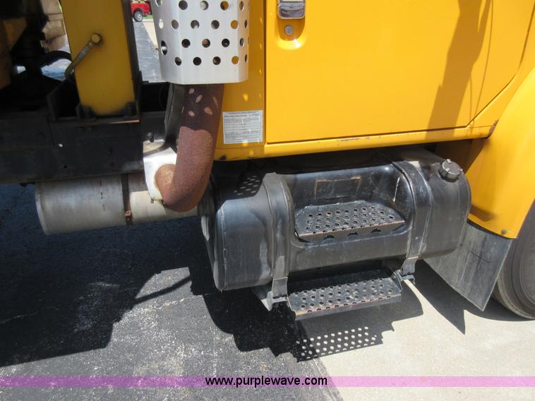 image for item K7851 2000 International 4900 dump truck