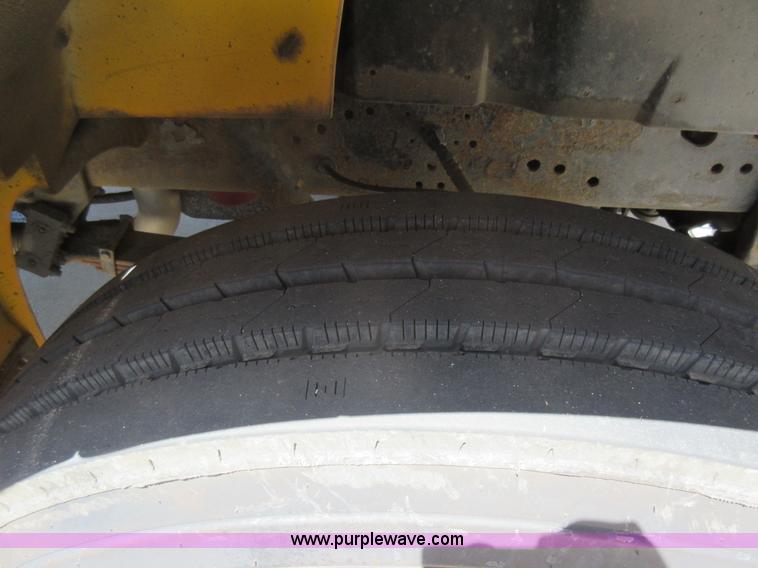 image for item K7851 2000 International 4900 dump truck