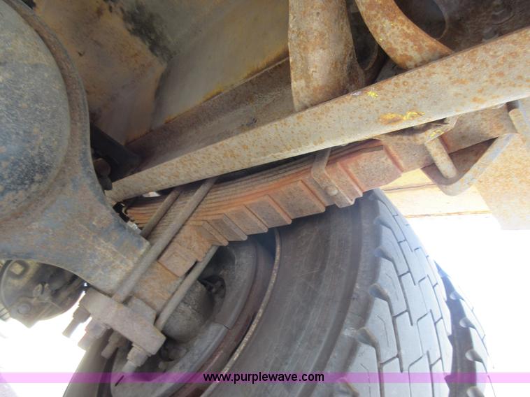 image for item K7851 2000 International 4900 dump truck