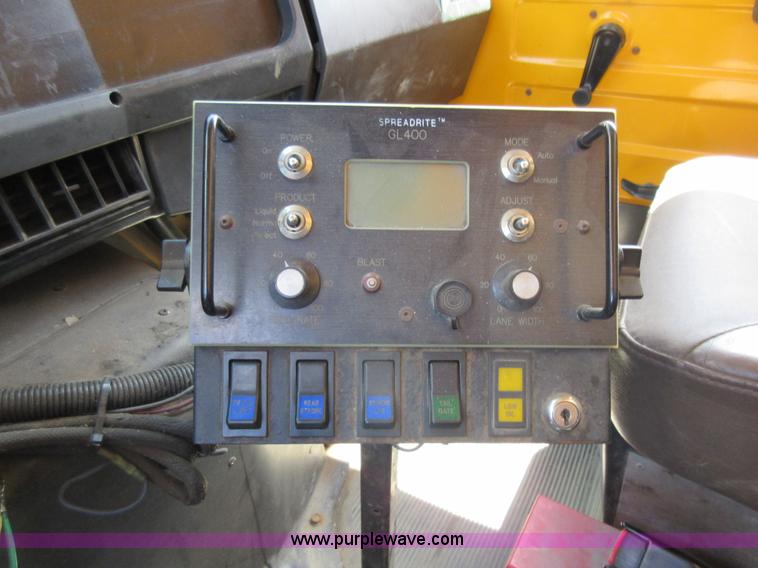 image for item K7851 2000 International 4900 dump truck