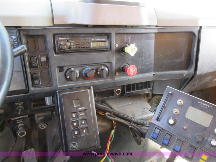 image for item K7851 2000 International 4900 dump truck