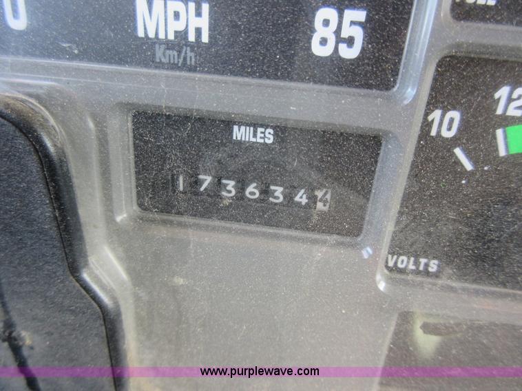 image for item K7851 2000 International 4900 dump truck