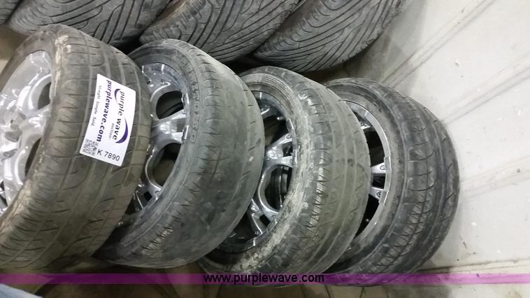 image for item K7890 (4) 245/45ZR17 tires