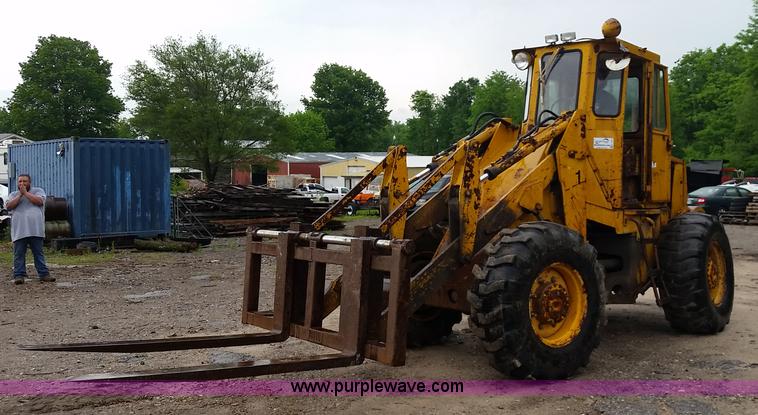 image for item K7894 1974 Allis Chalmers 840 wheel loader