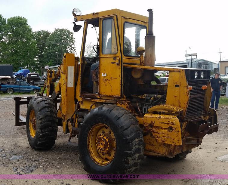 image for item K7894 1974 Allis Chalmers 840 wheel loader