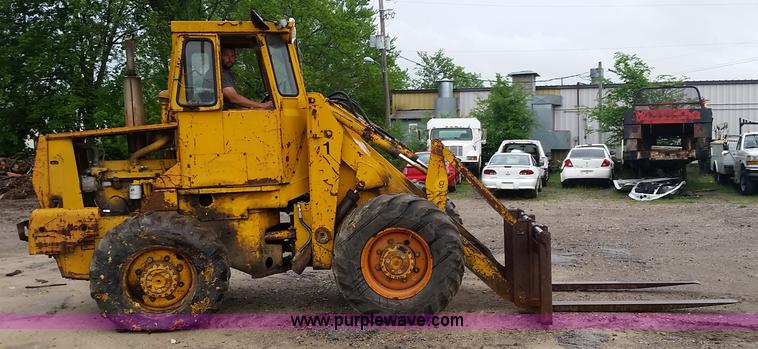 image for item K7894 1974 Allis Chalmers 840 wheel loader