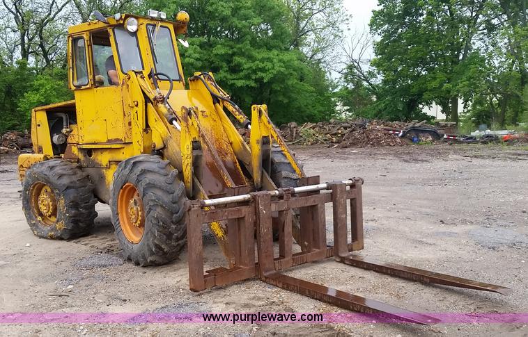 image for item K7894 1974 Allis Chalmers 840 wheel loader