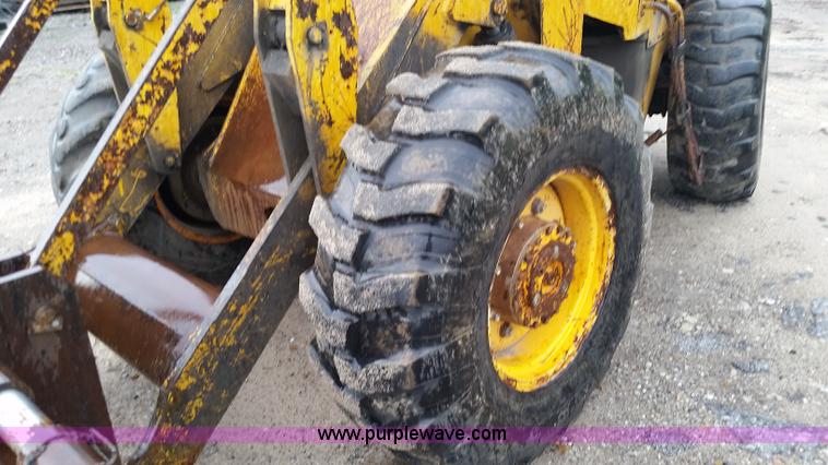 image for item K7894 1974 Allis Chalmers 840 wheel loader