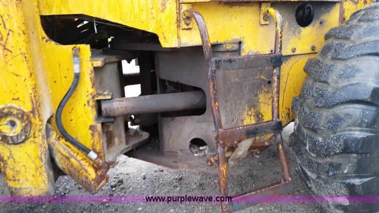 image for item K7894 1974 Allis Chalmers 840 wheel loader