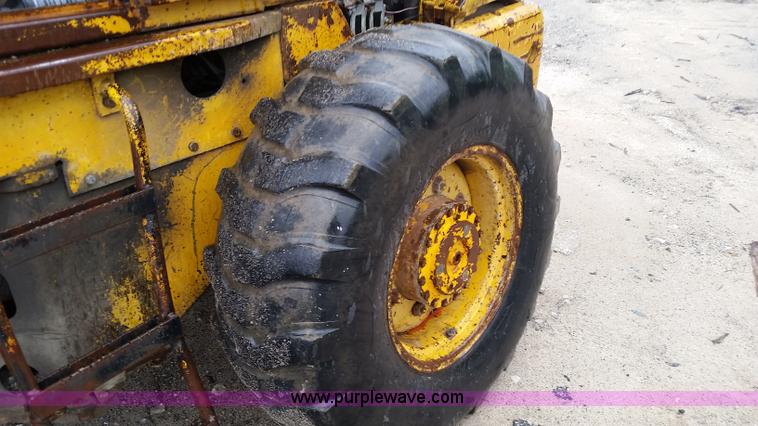 image for item K7894 1974 Allis Chalmers 840 wheel loader