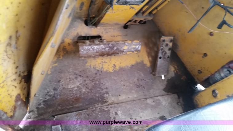 image for item K7894 1974 Allis Chalmers 840 wheel loader