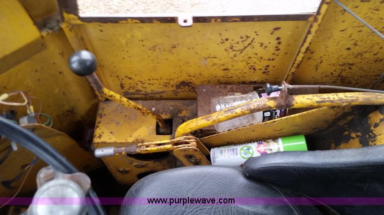 image for item K7894 1974 Allis Chalmers 840 wheel loader