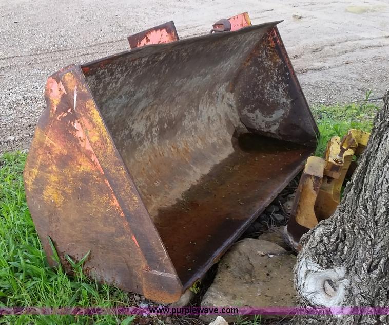 image for item K7894 1974 Allis Chalmers 840 wheel loader