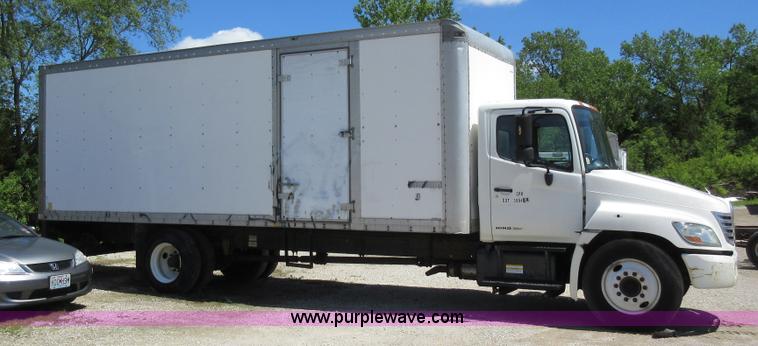 image for item K7900 2008 Hino 238 box truck