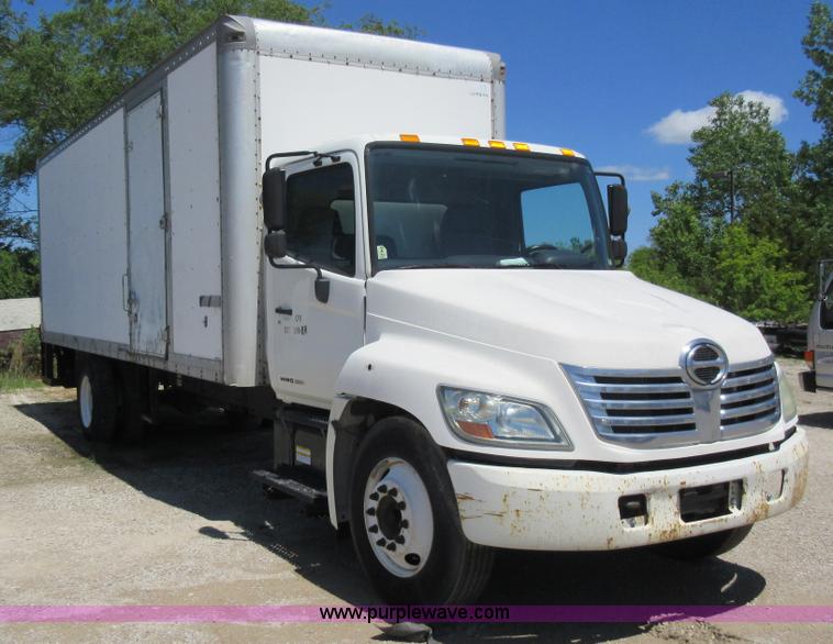 image for item K7900 2008 Hino 238 box truck