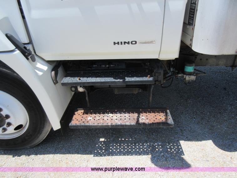 image for item K7900 2008 Hino 238 box truck