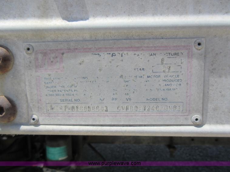 image for item K7900 2008 Hino 238 box truck