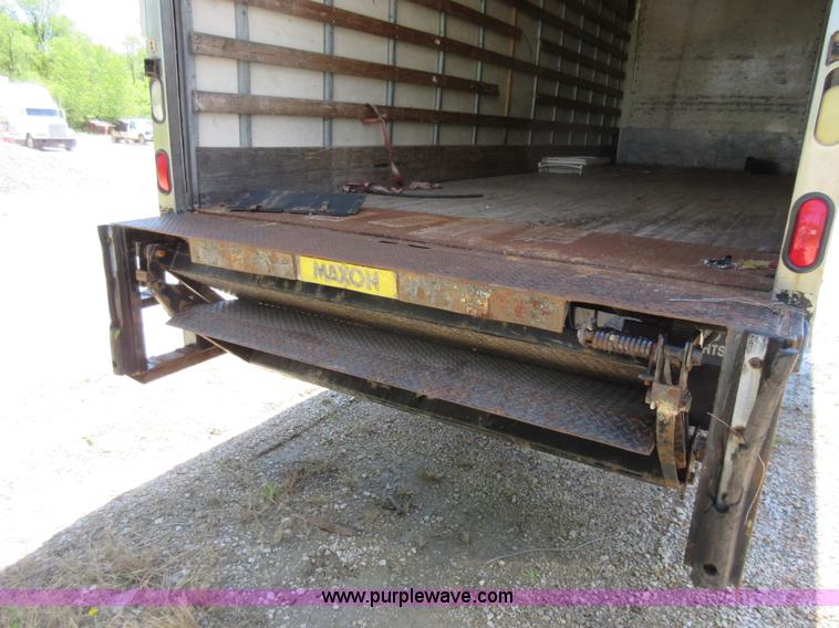 image for item K7900 2008 Hino 238 box truck