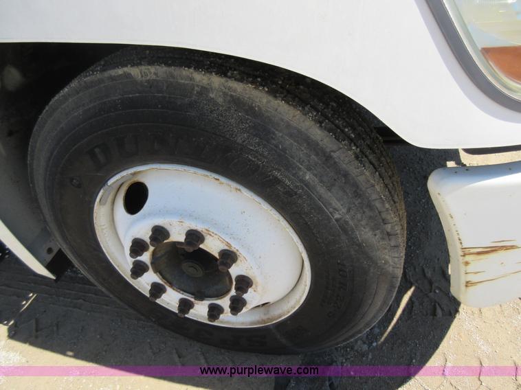 image for item K7900 2008 Hino 238 box truck