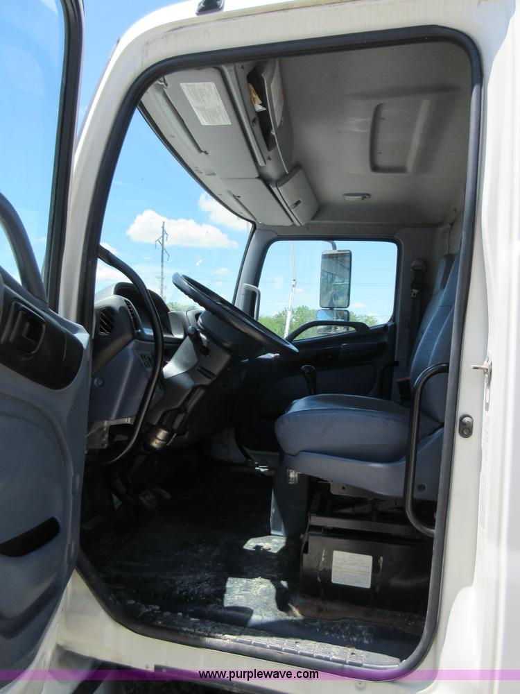 image for item K7900 2008 Hino 238 box truck