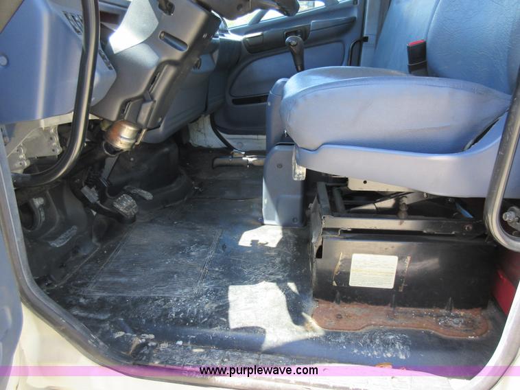 image for item K7900 2008 Hino 238 box truck