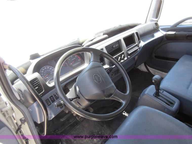 image for item K7900 2008 Hino 238 box truck