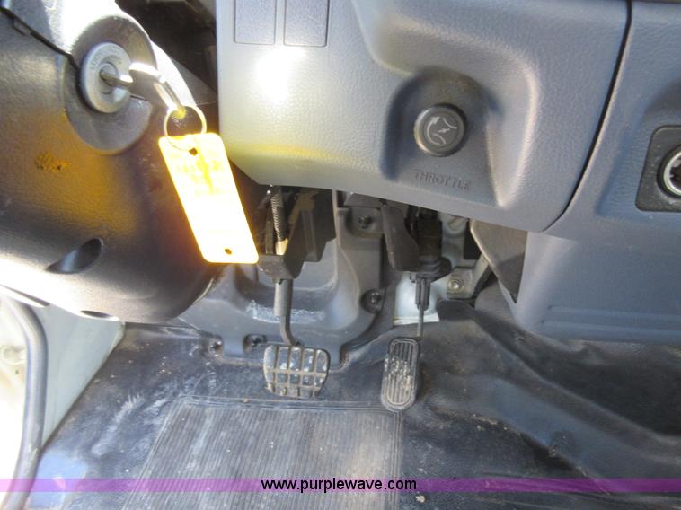 image for item K7900 2008 Hino 238 box truck