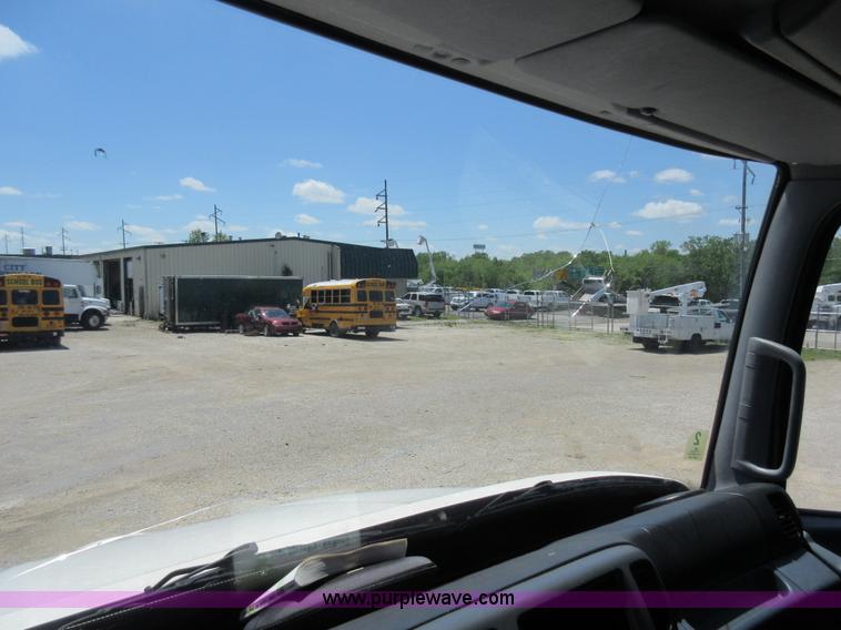 image for item K7900 2008 Hino 238 box truck