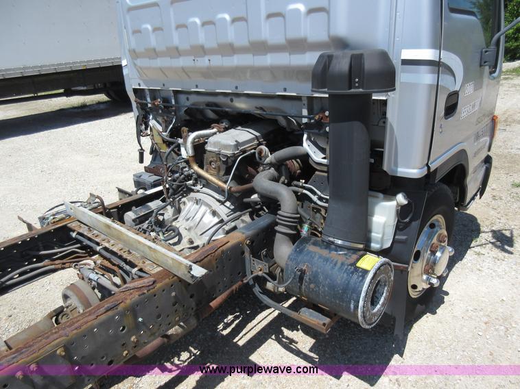 image for item K7901 2001 Isuzu NPR truck cab and chassis