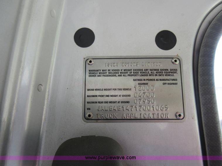 image for item K7901 2001 Isuzu NPR truck cab and chassis