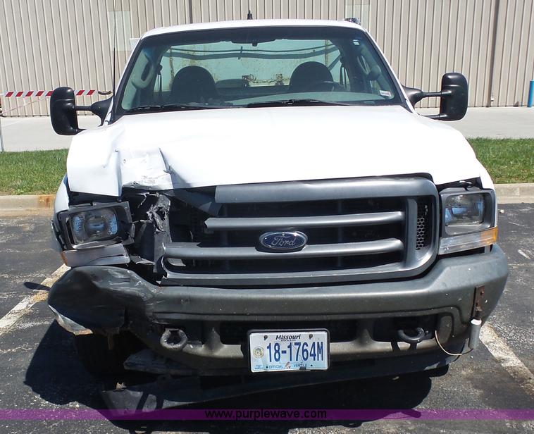image for item K7903 2003 Ford F250 Super Duty utility truck