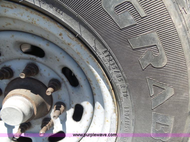 image for item K7903 2003 Ford F250 Super Duty utility truck