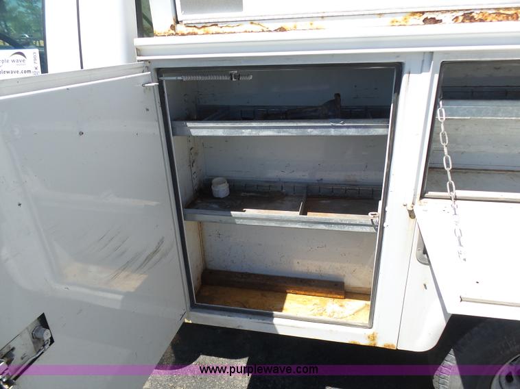 image for item K7903 2003 Ford F250 Super Duty utility truck