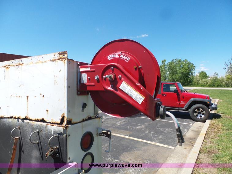 image for item K7903 2003 Ford F250 Super Duty utility truck