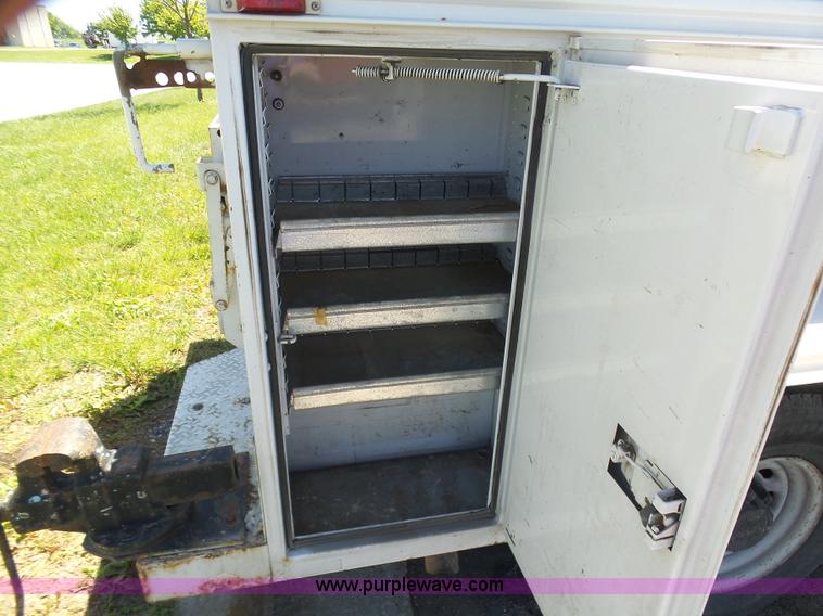 image for item K7903 2003 Ford F250 Super Duty utility truck